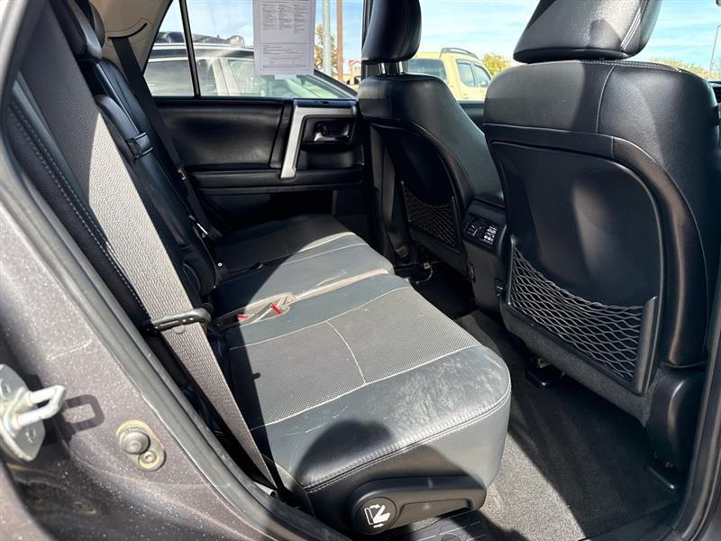 Toyota 4Runner SR5 4WD 2016