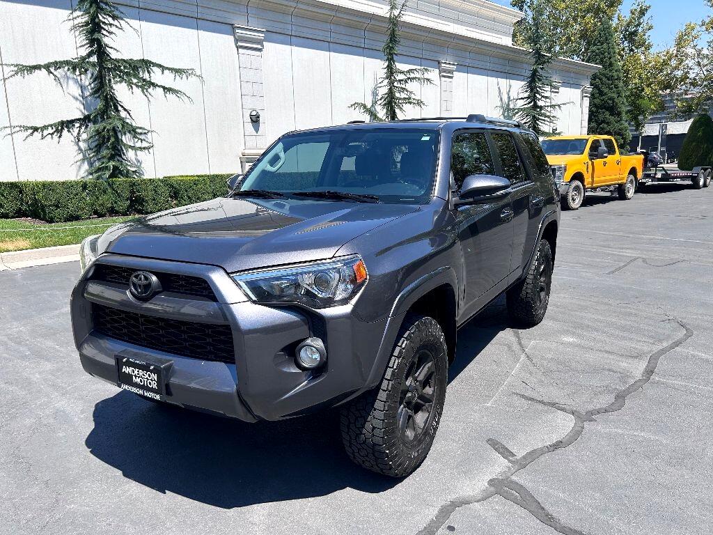 Toyota 4Runner SR5 4WD 2019