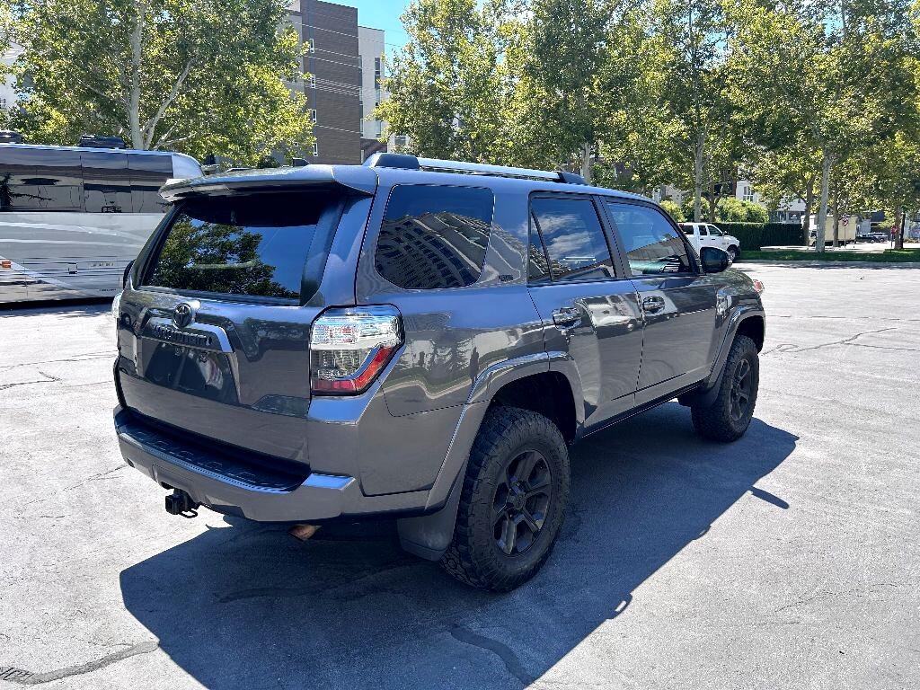 Toyota 4Runner SR5 4WD 2019