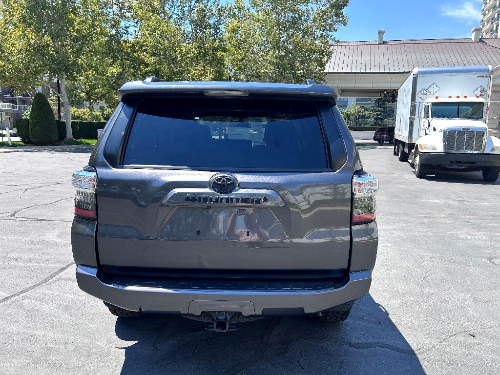 Toyota 4Runner SR5 4WD 2019
