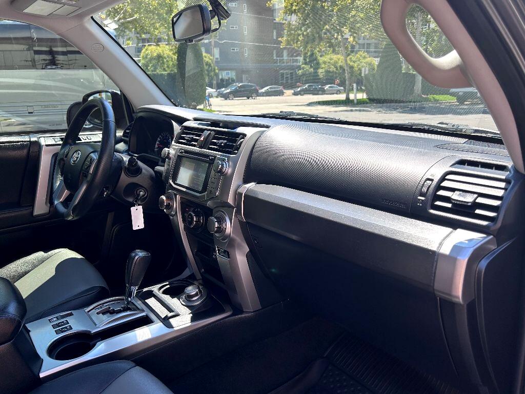 Toyota 4Runner SR5 4WD 2019