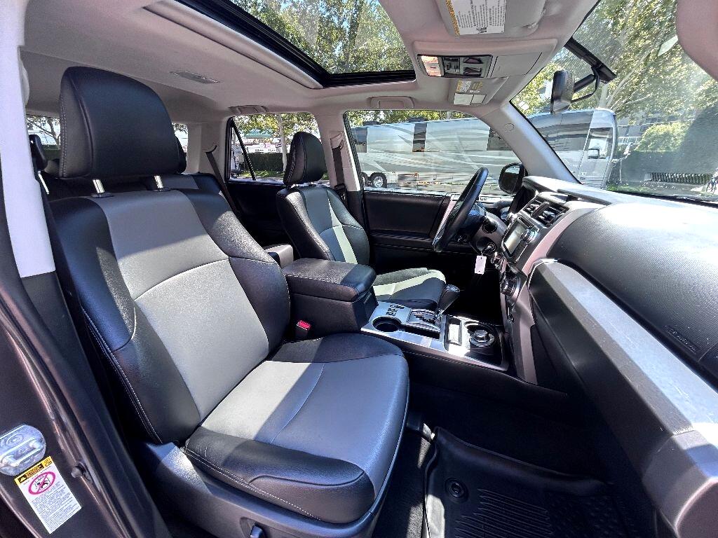 Toyota 4Runner SR5 4WD 2019