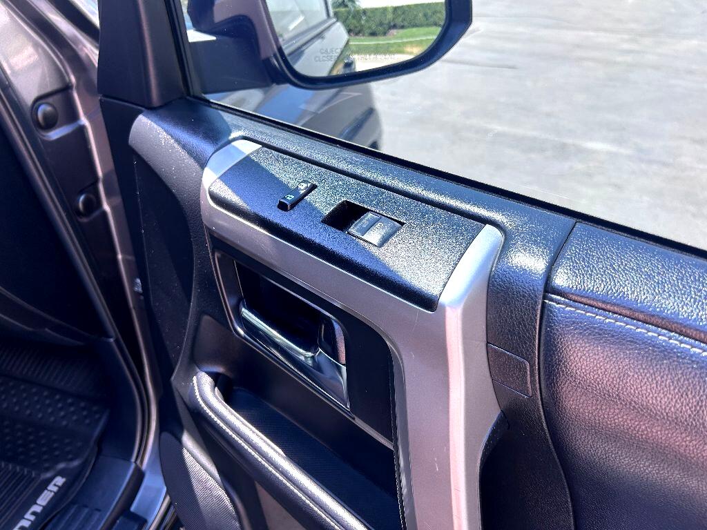 Toyota 4Runner SR5 4WD 2019