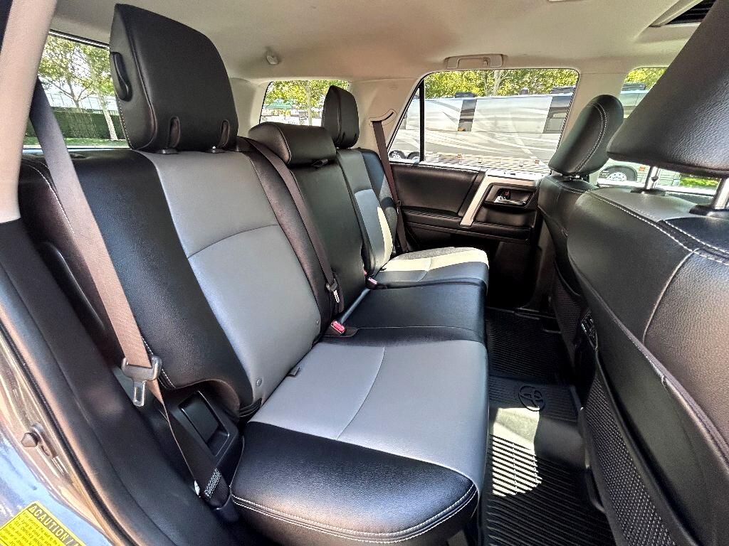 Toyota 4Runner SR5 4WD 2019