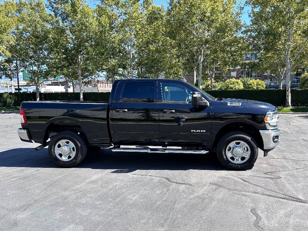 RAM 2500 Tradesman Crew Cab SWB 4WD 2024
