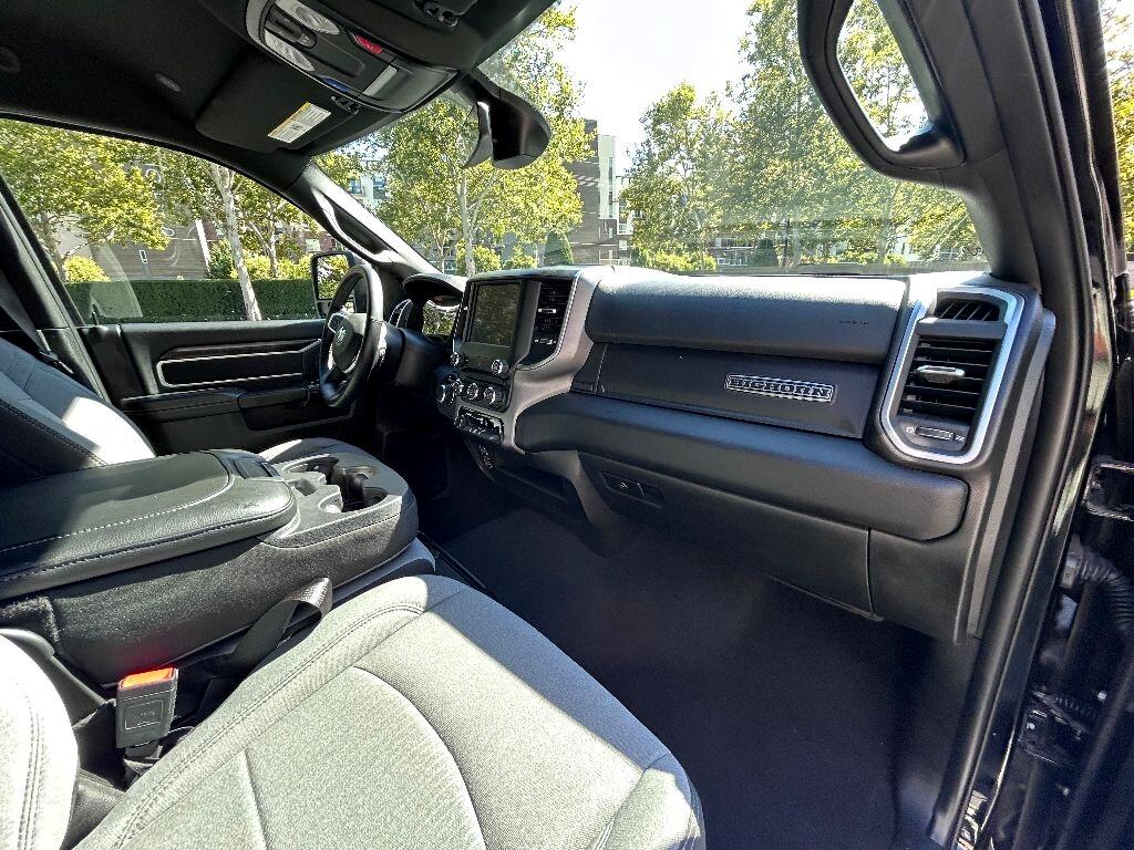 RAM 2500 Tradesman Crew Cab SWB 4WD 2024