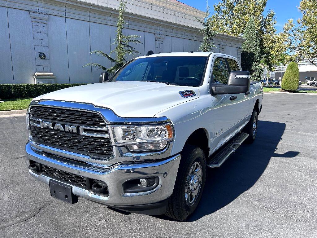 RAM 2500 Tradesman Crew Cab SWB 4WD 2024