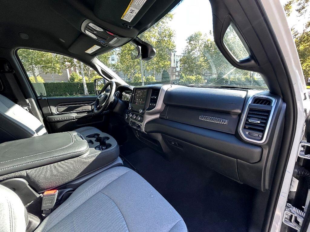 RAM 2500 Tradesman Crew Cab SWB 4WD 2024