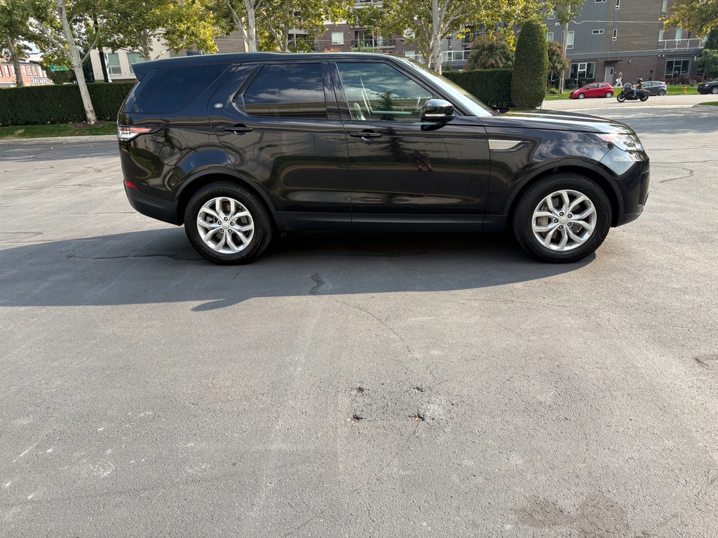 Land Rover Discovery SE 2020