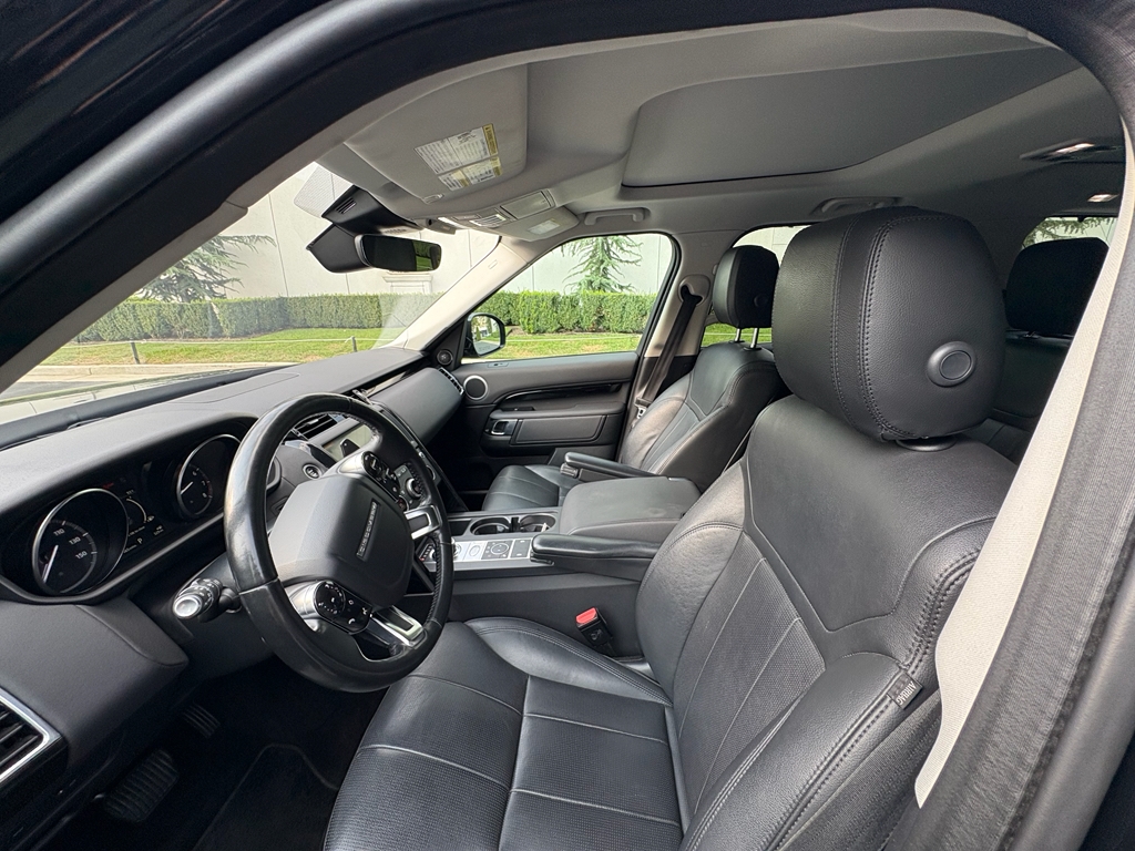 Land Rover Discovery SE 2020