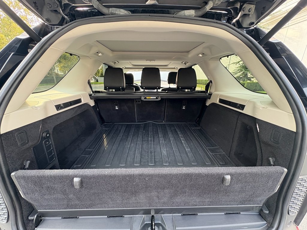 Land Rover Discovery SE 2020