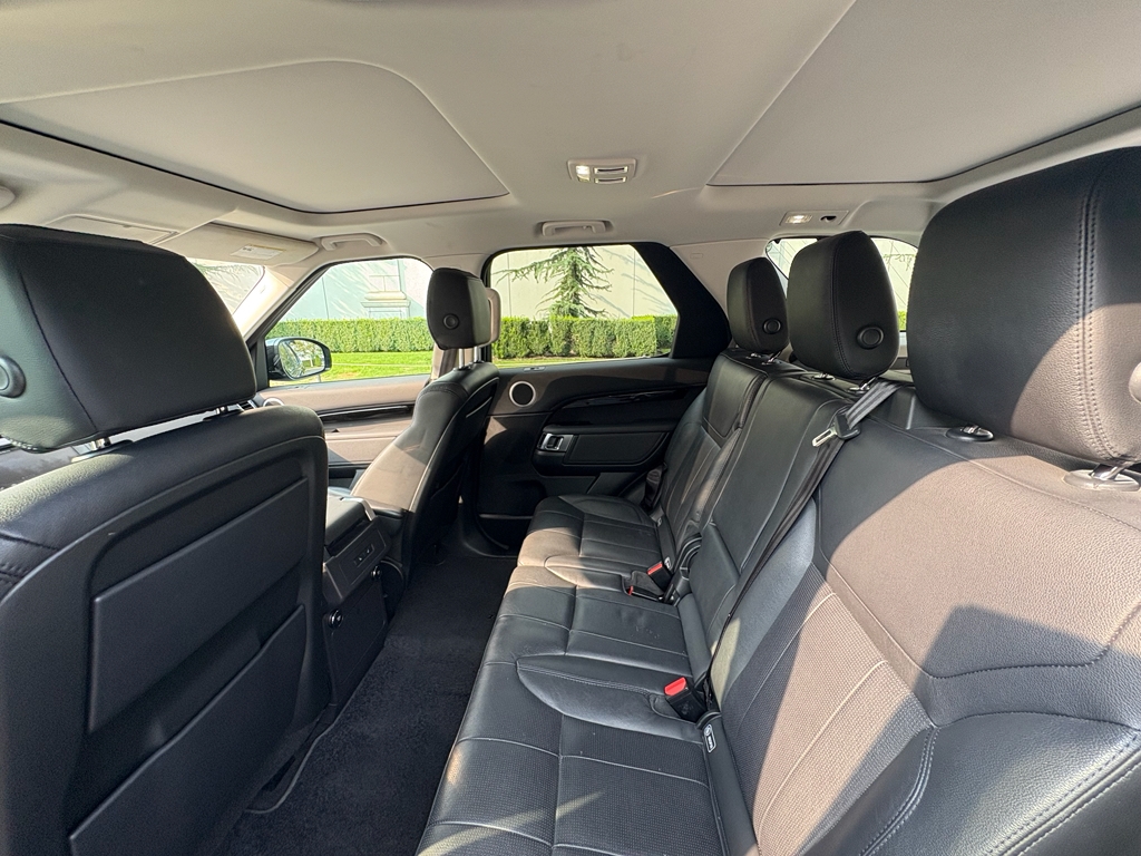 Land Rover Discovery SE 2020