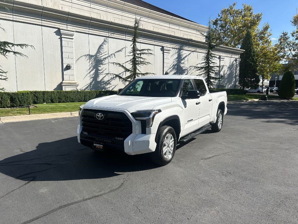 Toyota Tundra SR5 CrewMax 4WD Long Bed 2024