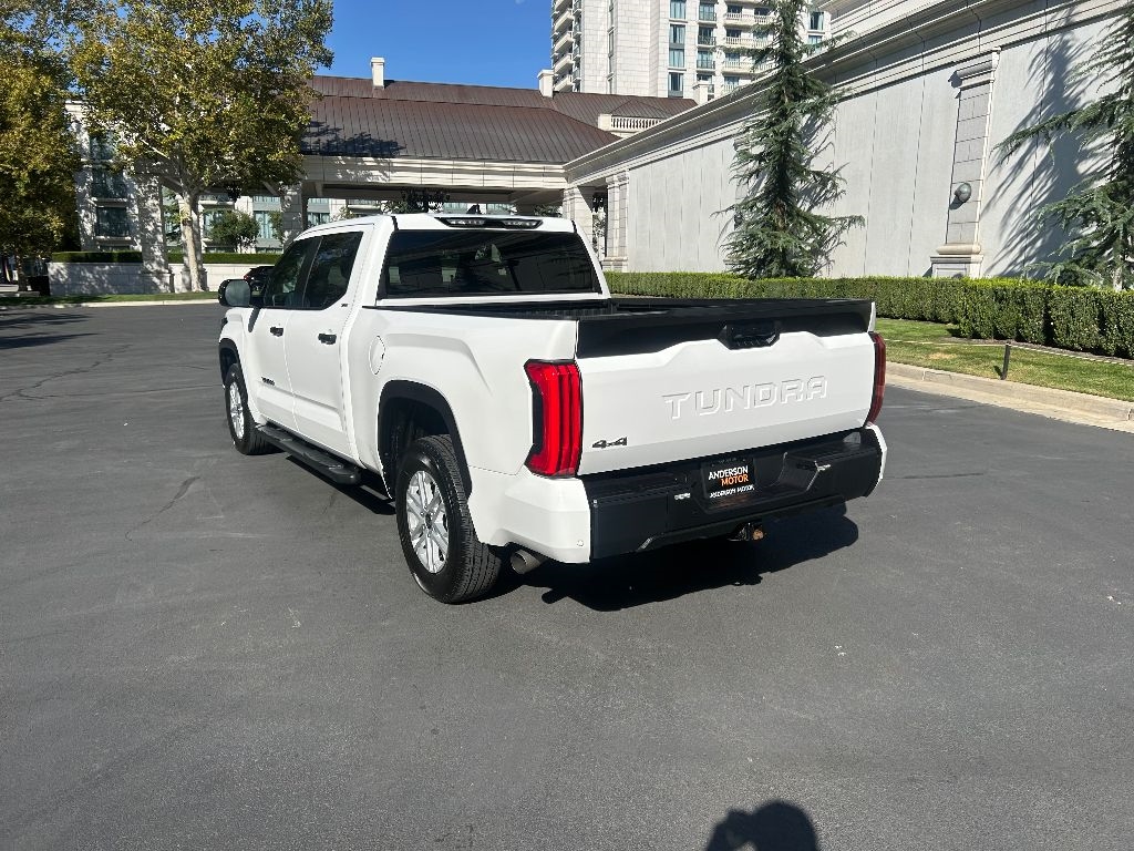 Toyota Tundra SR5 CrewMax 4WD Long Bed 2024