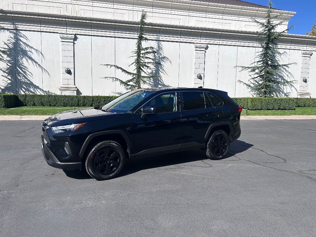 Toyota RAV4 LE AWD 2024
