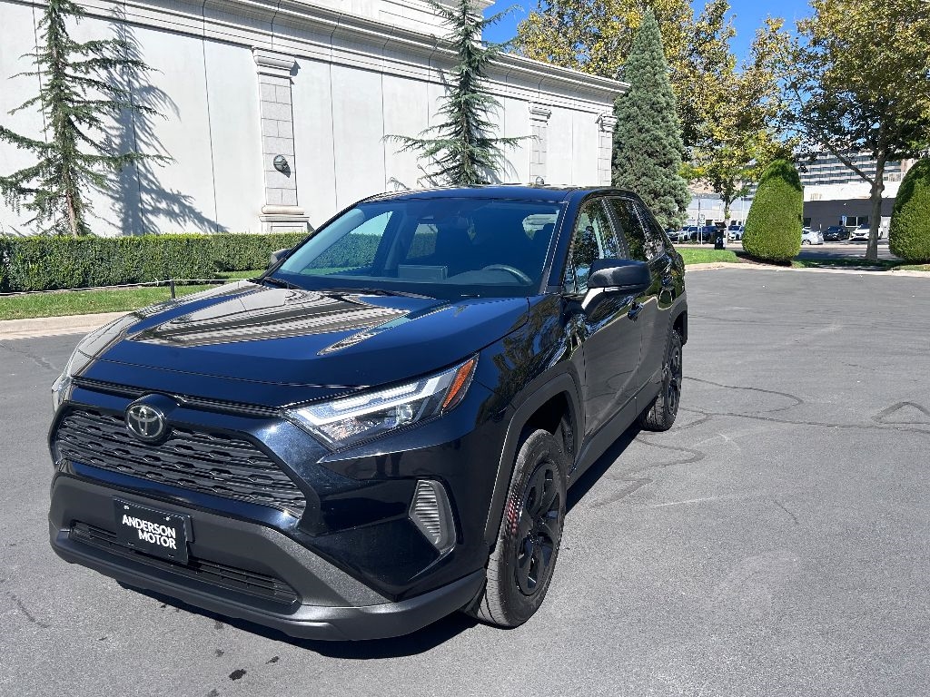 Toyota RAV4 LE AWD 2024
