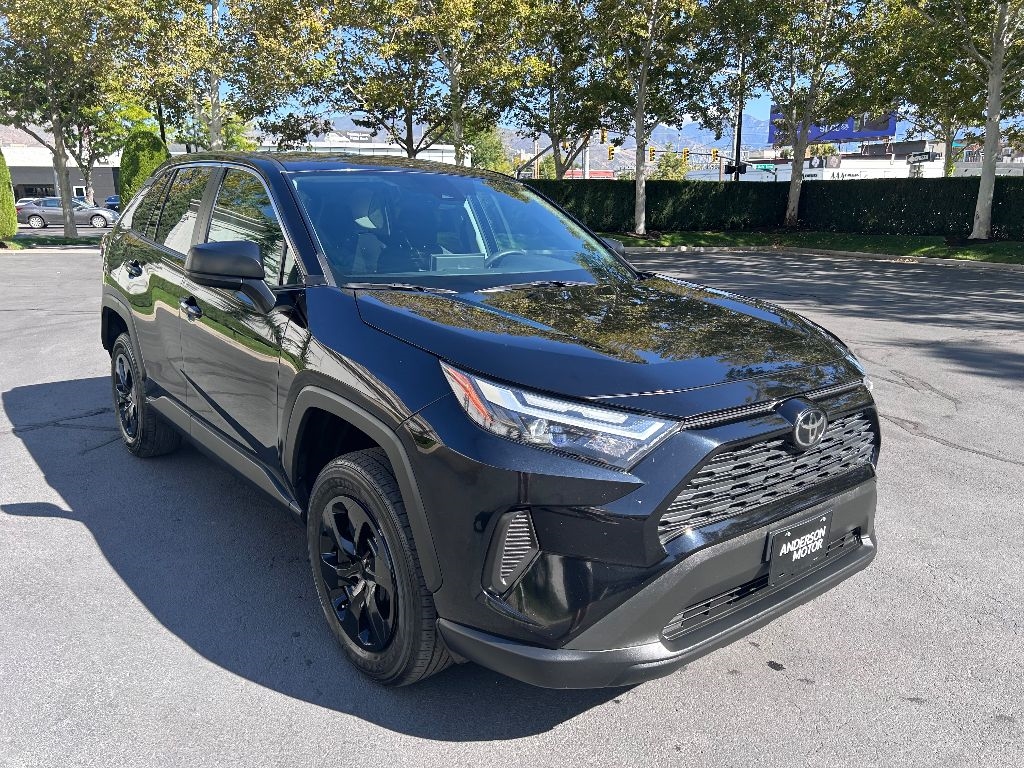 Toyota RAV4 LE AWD 2024