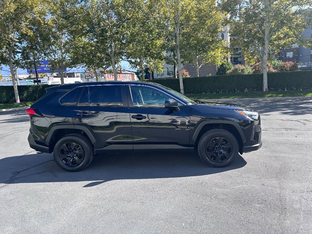 Toyota RAV4 LE AWD 2024