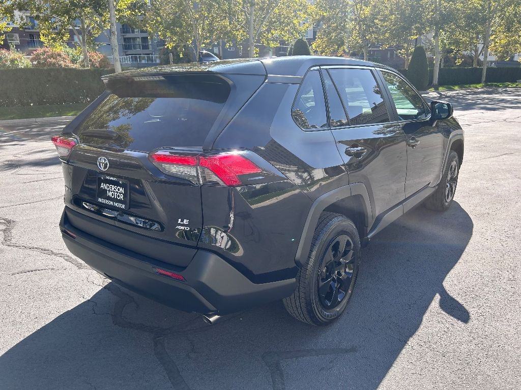 Toyota RAV4 LE AWD 2024