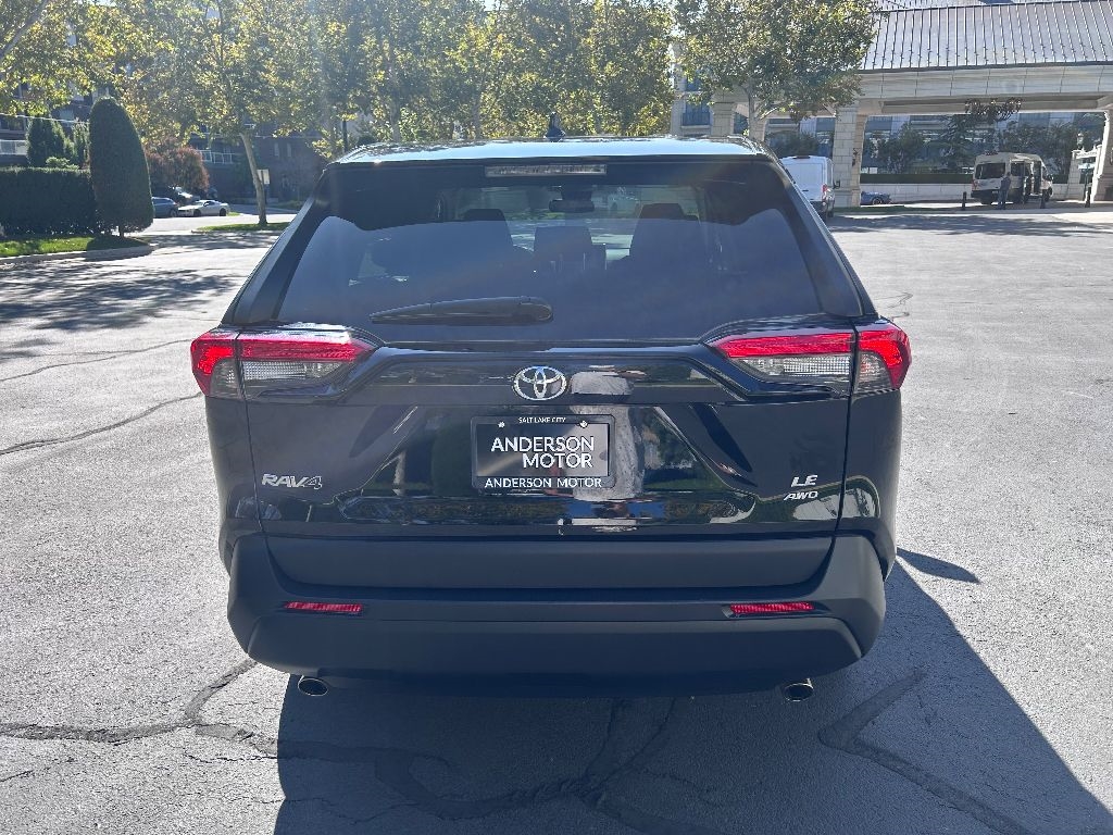 Toyota RAV4 LE AWD 2024