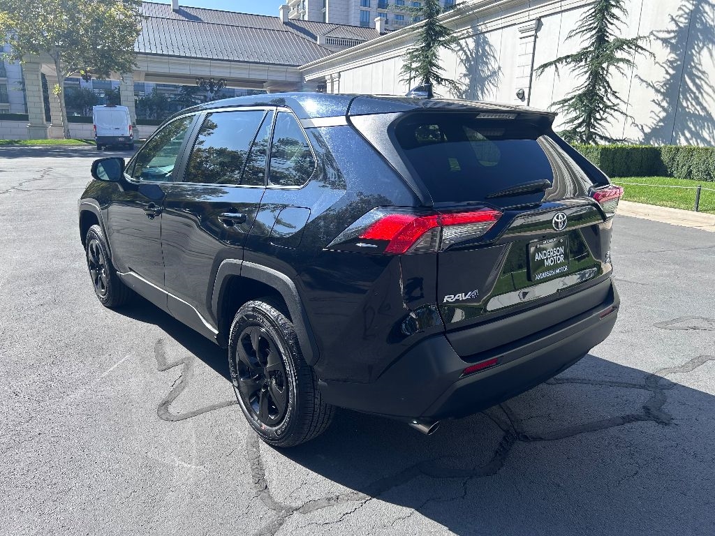 Toyota RAV4 LE AWD 2024