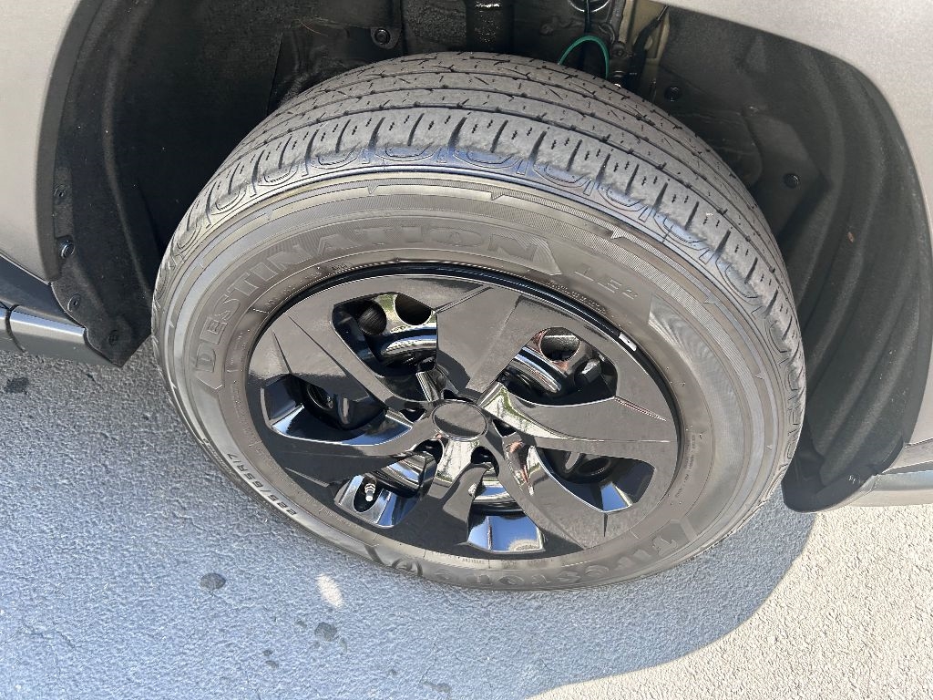 Toyota RAV4 LE AWD 2024