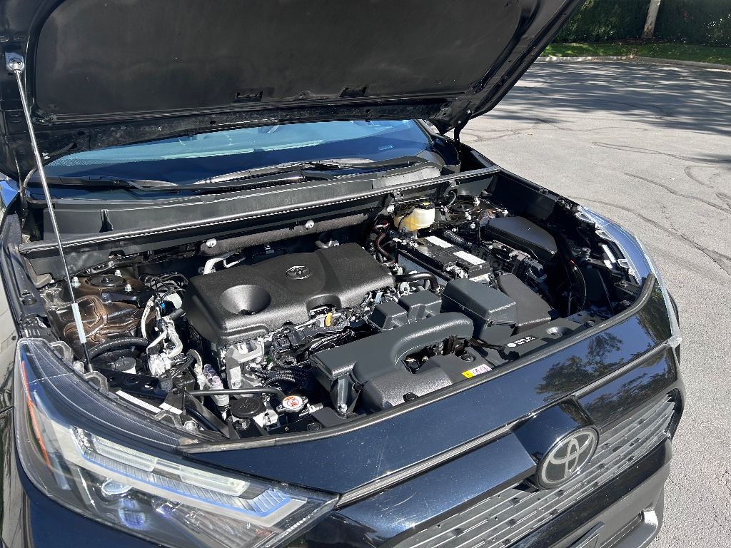Toyota RAV4 LE AWD 2024