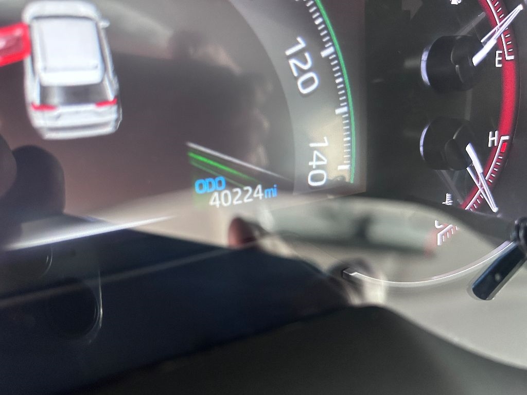 Toyota RAV4 LE AWD 2024