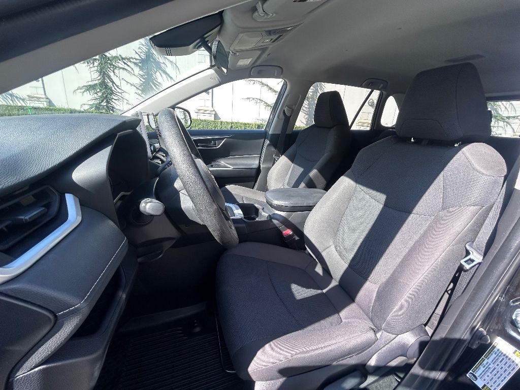 Toyota RAV4 LE AWD 2024