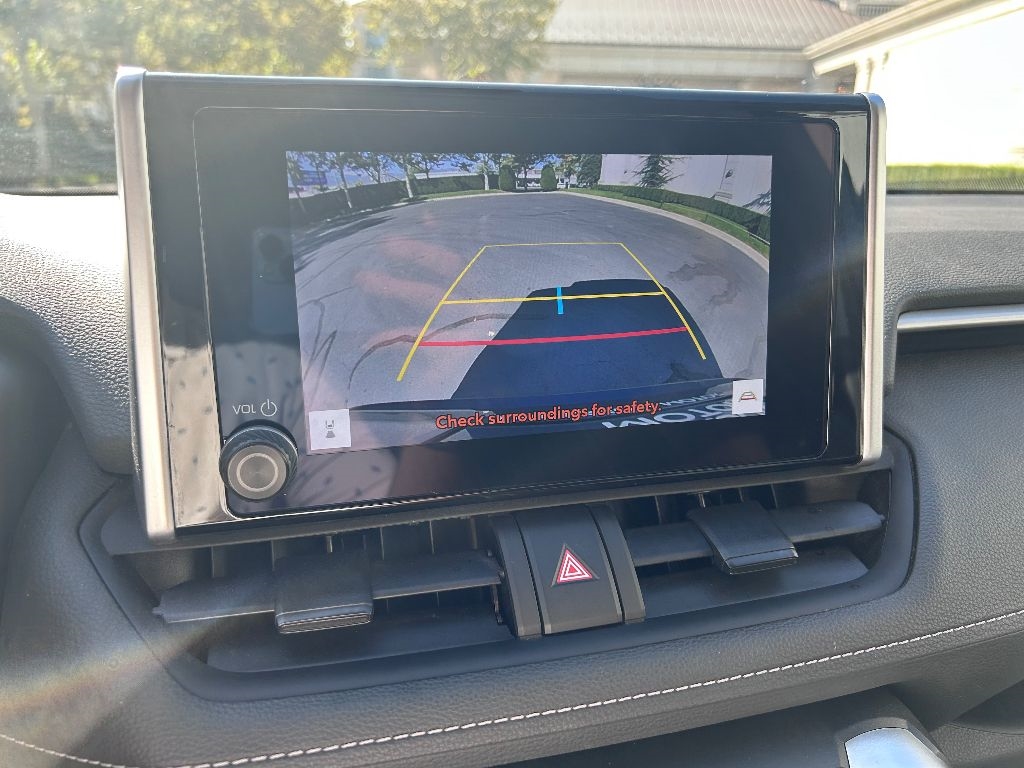 Toyota RAV4 LE AWD 2024