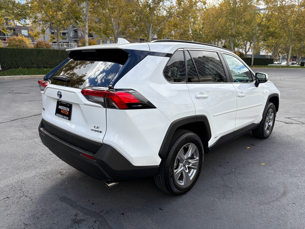 Toyota RAV4 Hybrid LE 2024