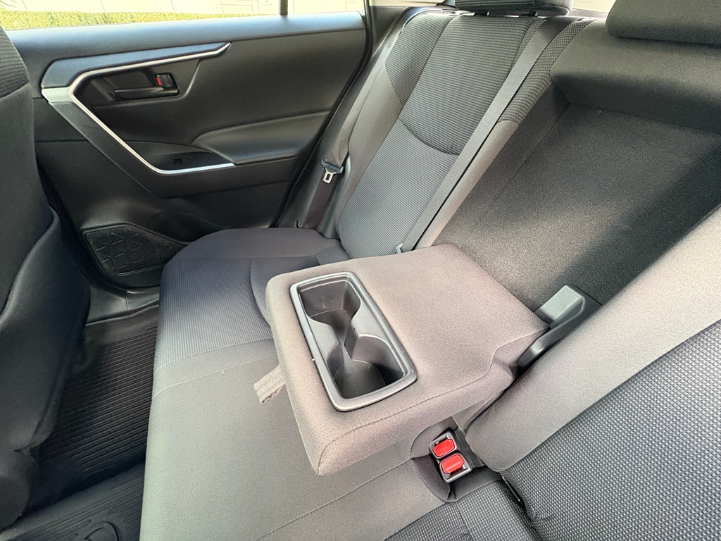 Toyota RAV4 Hybrid LE 2024