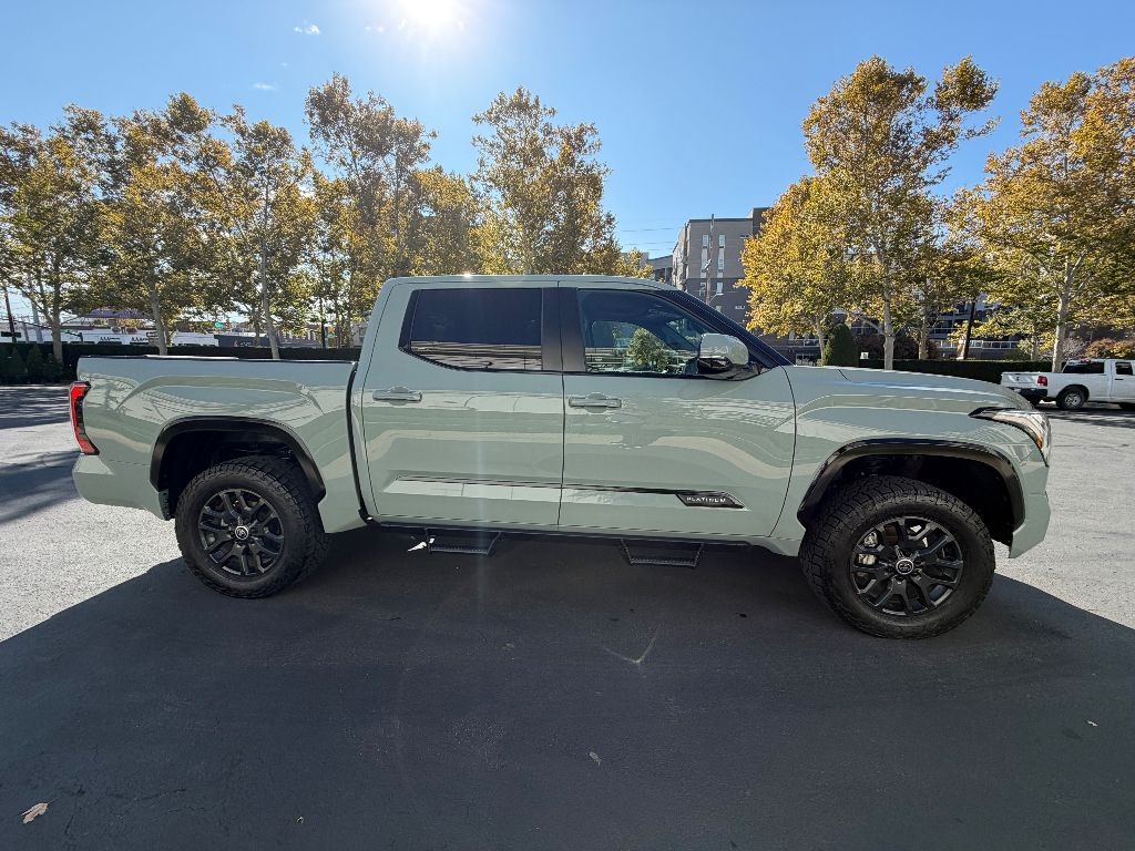 Toyota Tundra Platinum CrewMax 4WD 2024