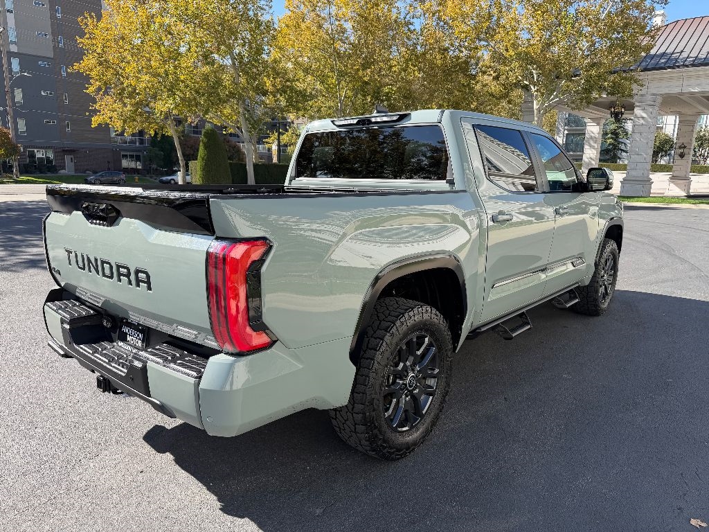 Toyota Tundra Platinum CrewMax 4WD 2024