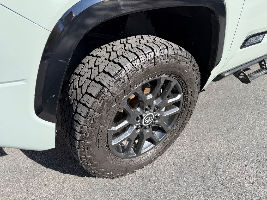 Toyota Tundra Platinum CrewMax 4WD 2024