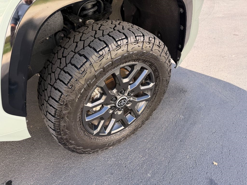 Toyota Tundra Platinum CrewMax 4WD 2024