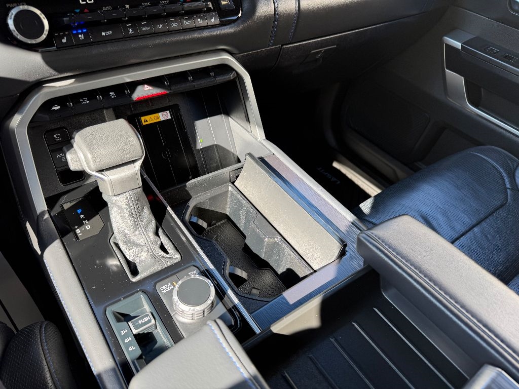 Toyota Tundra Platinum CrewMax 4WD 2024