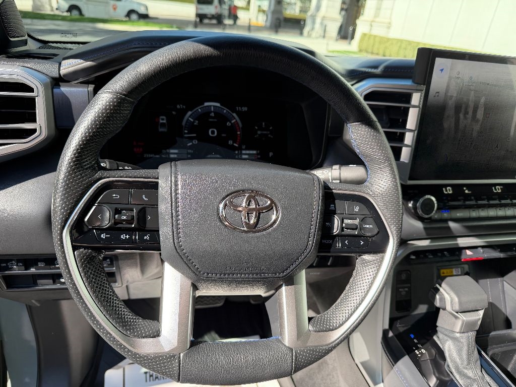 Toyota Tundra Platinum CrewMax 4WD 2024
