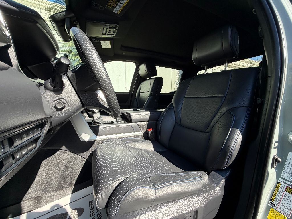 Toyota Tundra Platinum CrewMax 4WD 2024