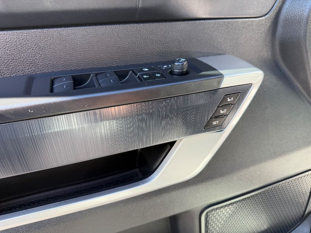 Toyota Tundra Platinum CrewMax 4WD 2024