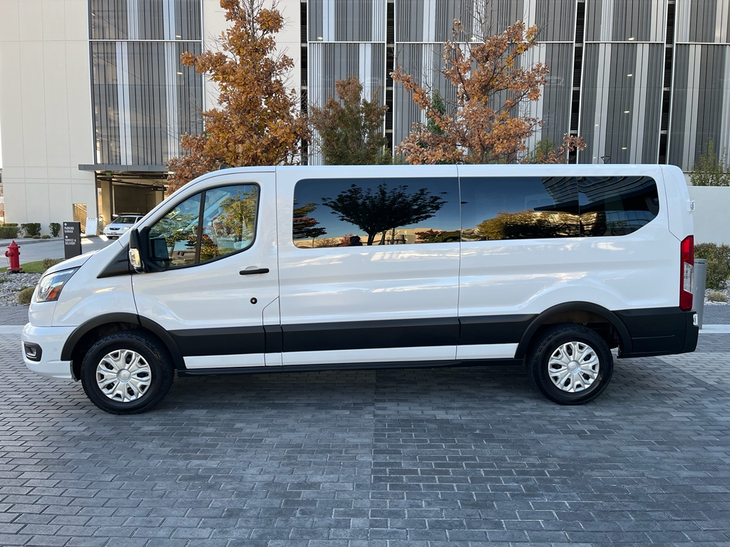 Ford Transit 350 Wagon Low Roof XLT w/Sliding Pass. 148-in. WB 2023