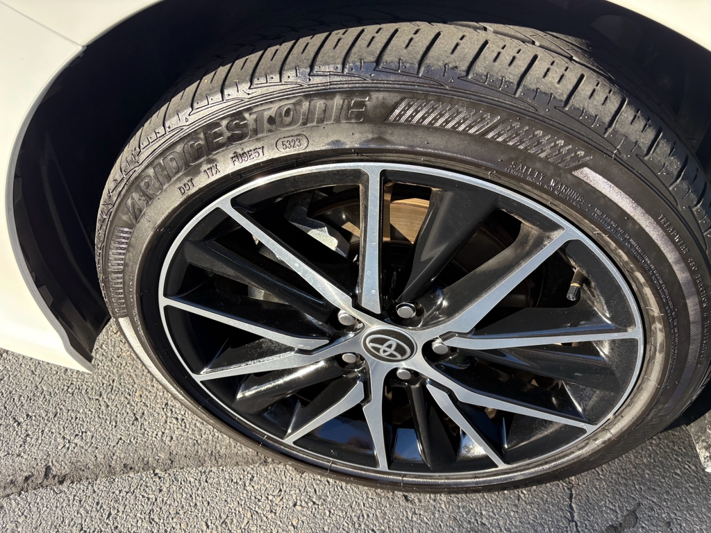 Toyota Camry SE 2024