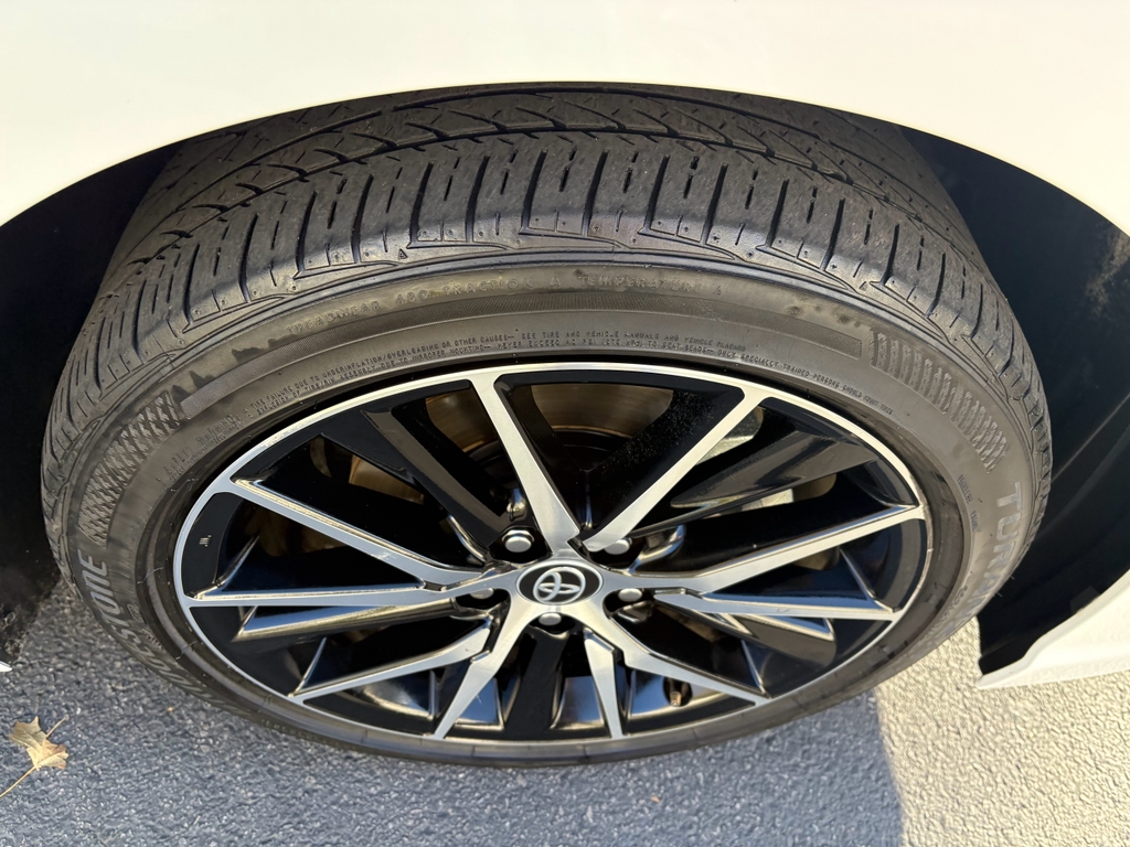 Toyota Camry SE 2024