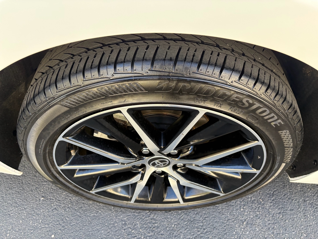 Toyota Camry SE 2024