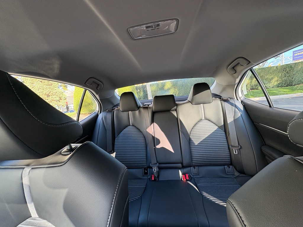 Toyota Camry SE 2024