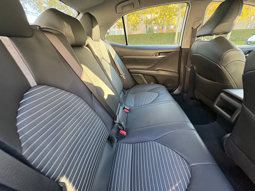 Toyota Camry SE 2024