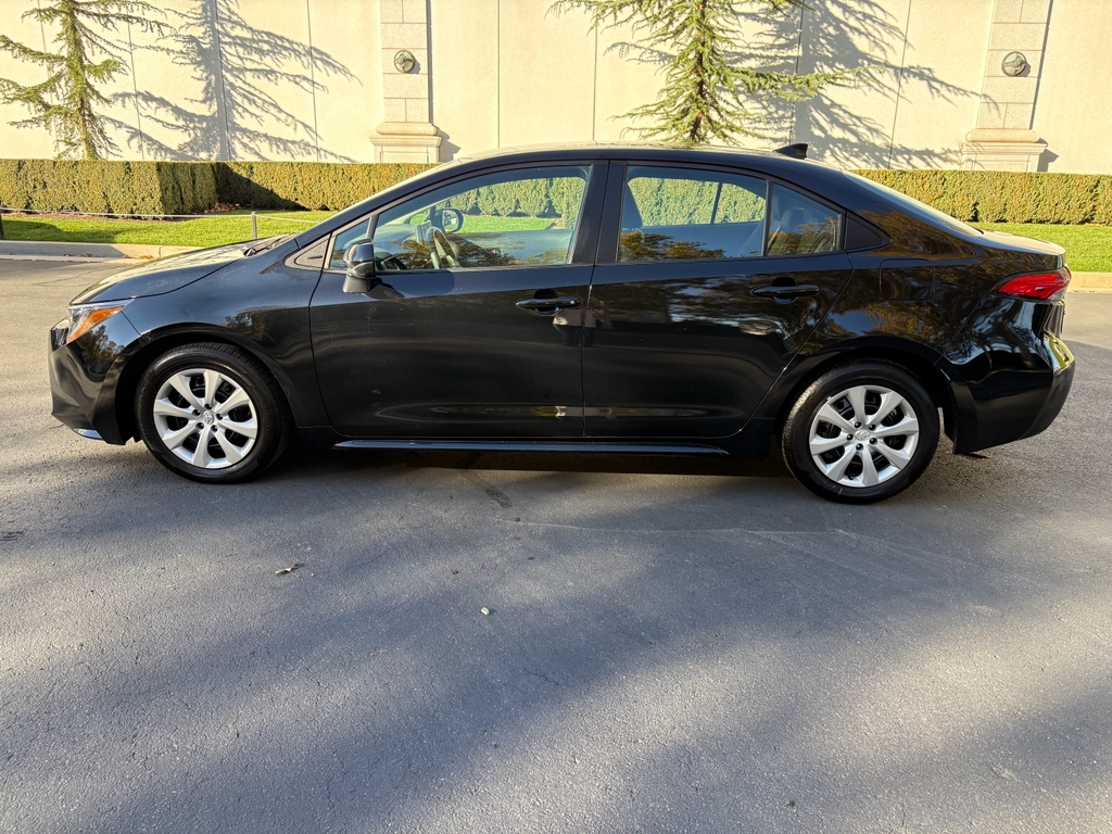 Toyota Corolla LE 2024