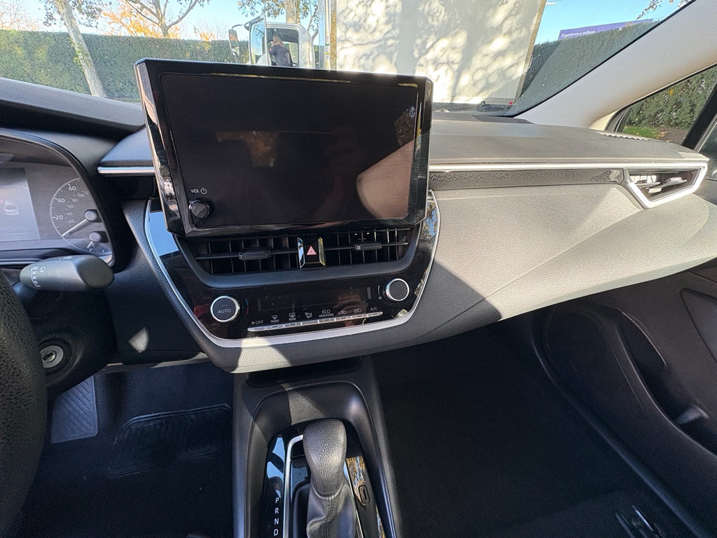 Toyota Corolla LE 2024