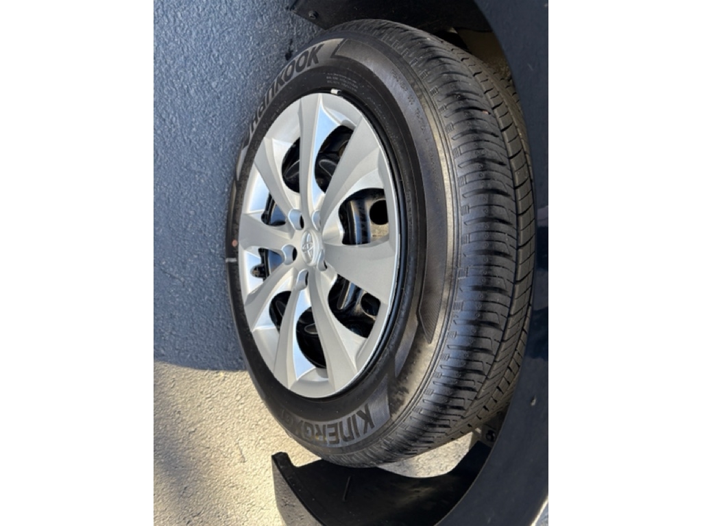 Toyota Corolla LE 2024