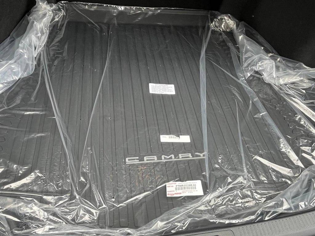 Toyota Camry Hybrid SE AWD 2025